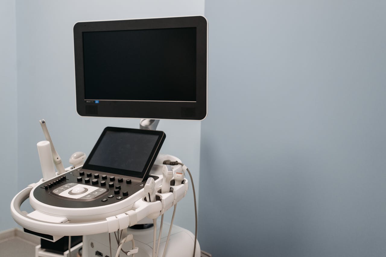 hero-img-02 High-tech ultrasound equipment in a medical clinic, showcasing advanced medical technology.